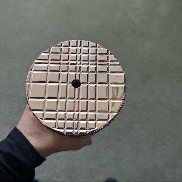 Starbucks Rose Gold Grid Venti Holiday 2023 Tumbler - Picture 2 of 5